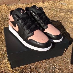 Jordan 1 Low Crimson Tint